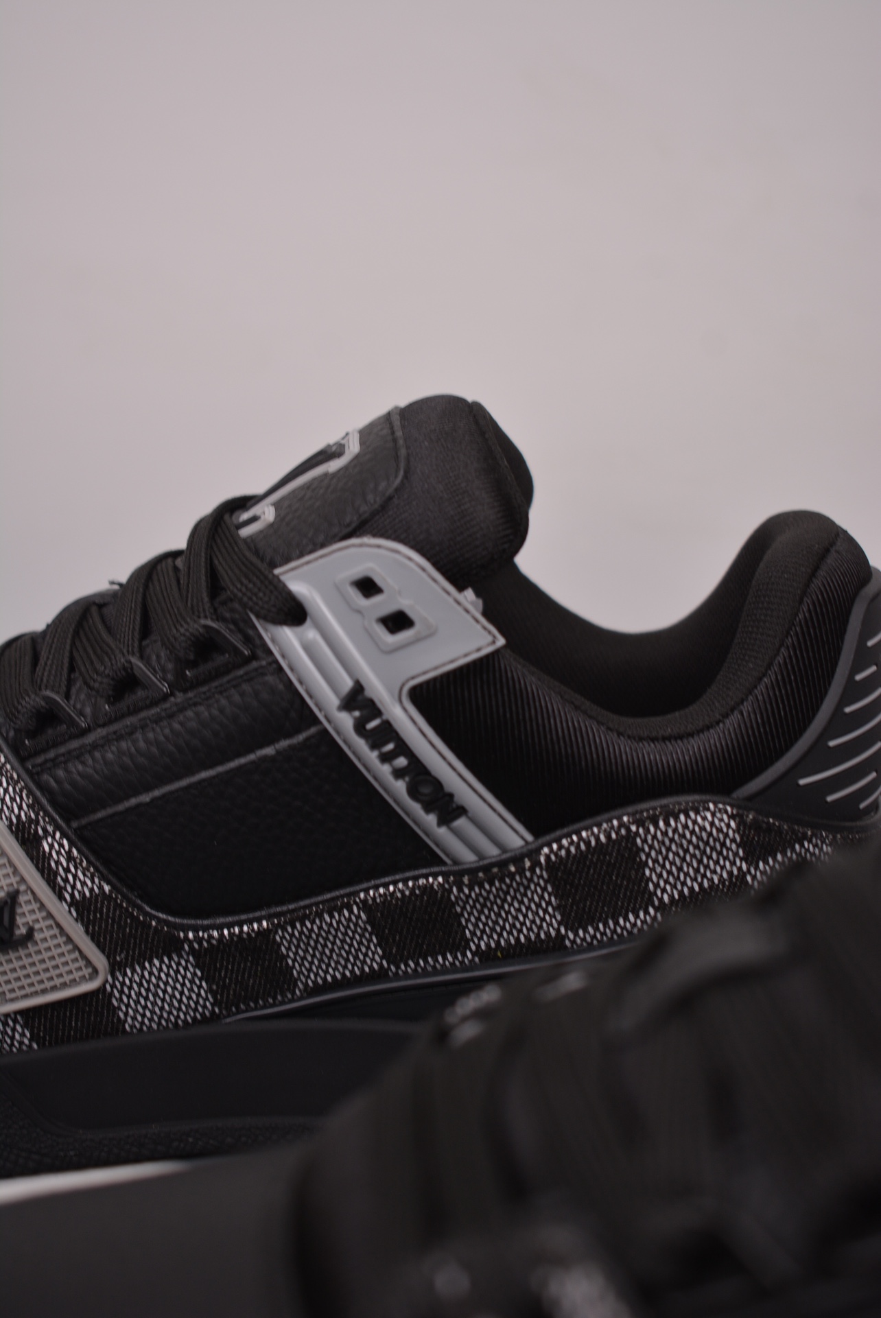 Louis Vuitton Trainer Sneaker Low Black Grey Plaid 1AD6DX