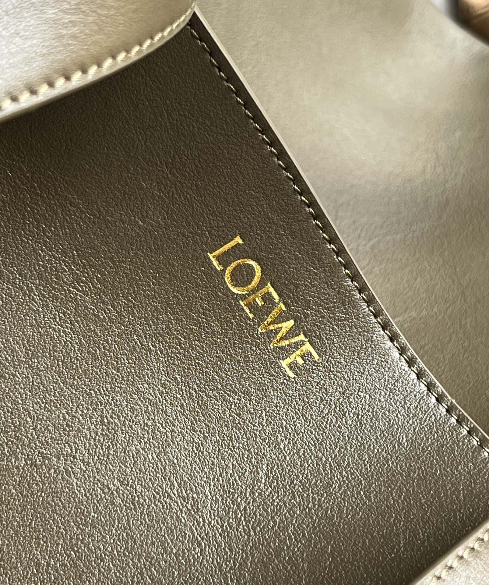 Loewe zzle Fold Large Leather Bag 0692