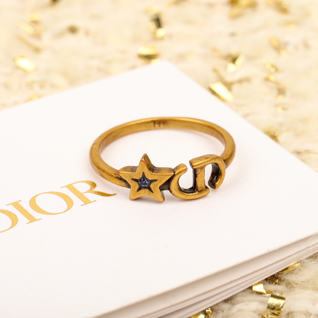 Dior retro five-pointed star CD ring