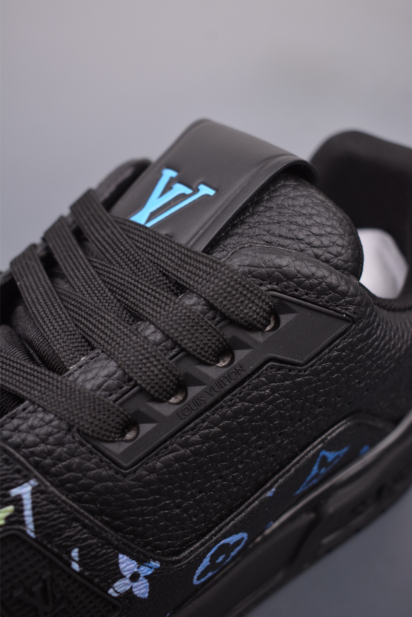 Louis Vuitton Trainer Sneaker Low Black Colorful Print