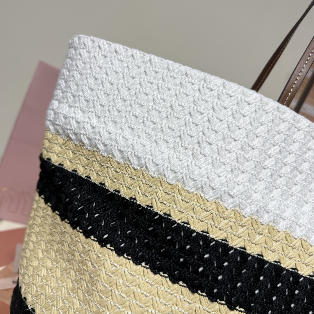 Miu Miu embroidered bag 5BG228