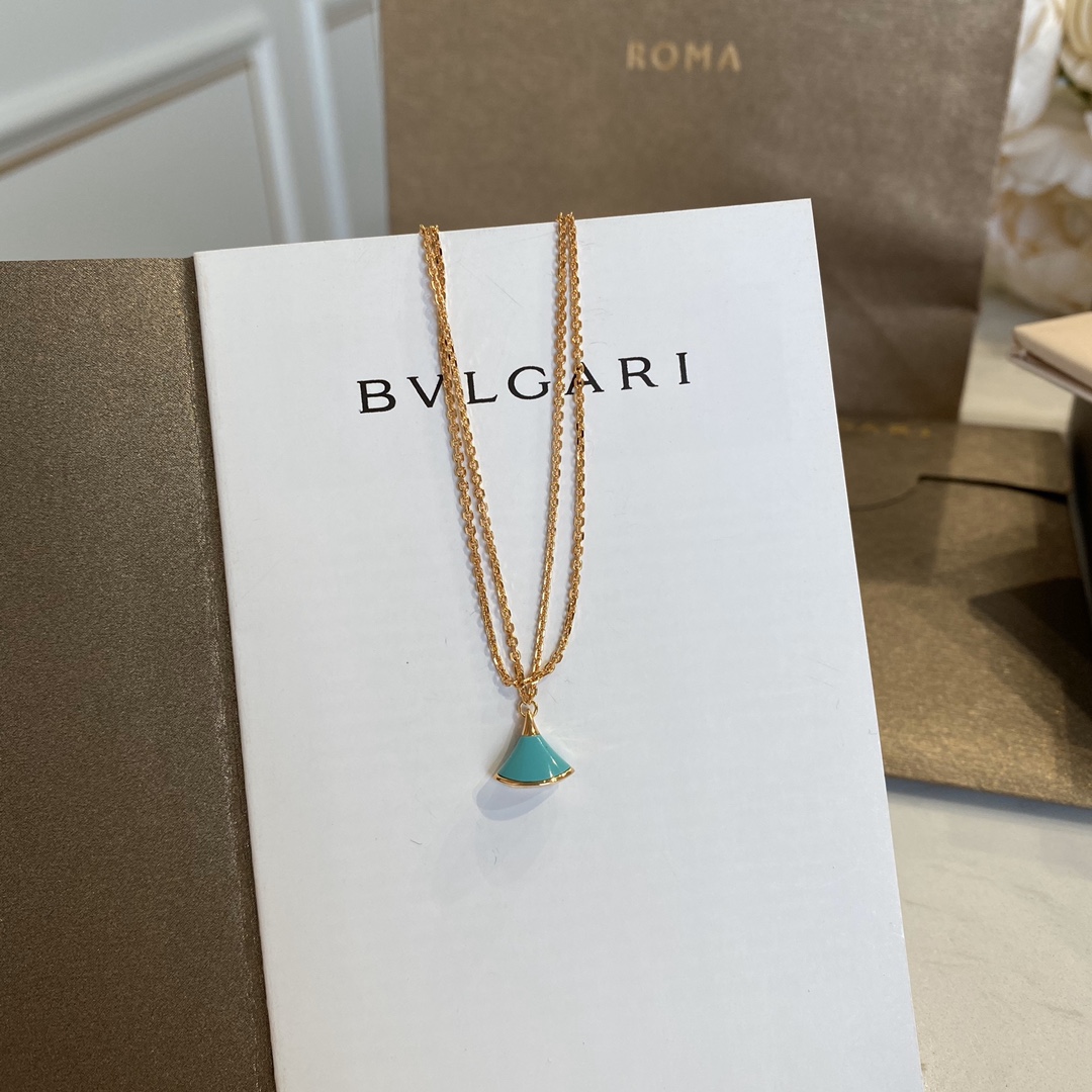 Bulgari natural turquoise fan-shaped necklace