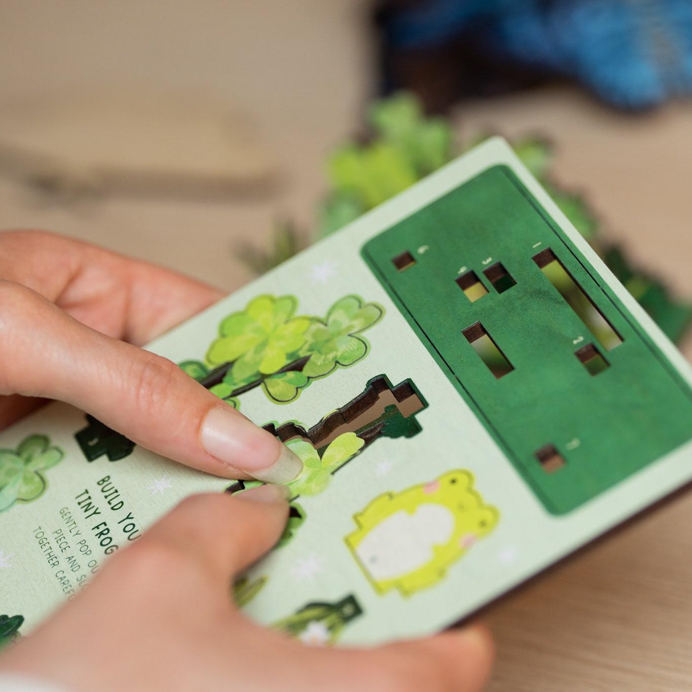 Small Frog Desk Ornament | Best Friend Funny Card