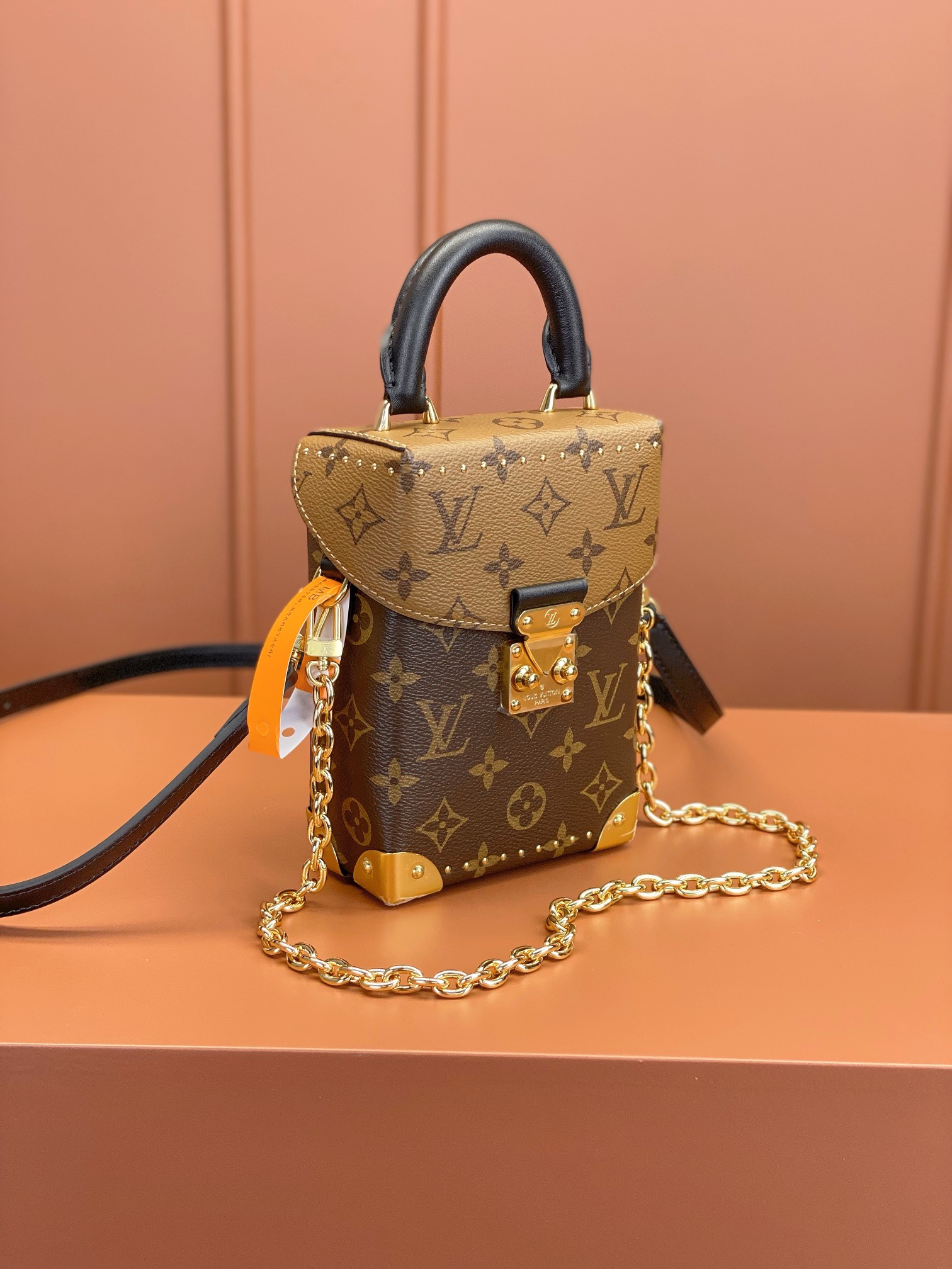 Louis Vuitton CAMERA BOX Handbag M82465
