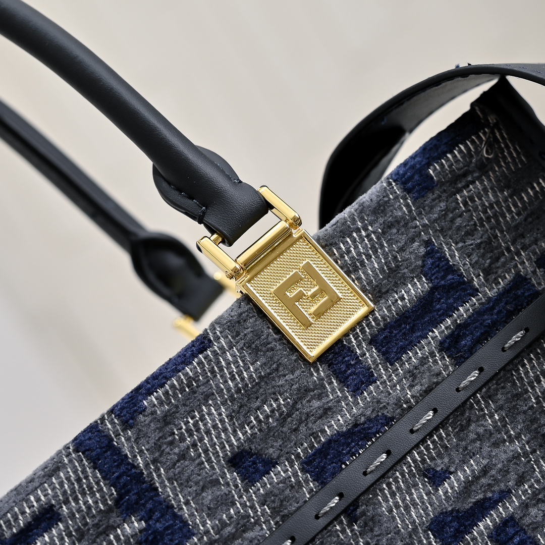 FENDI 0FÉŃĎI TOTE BAG 3364