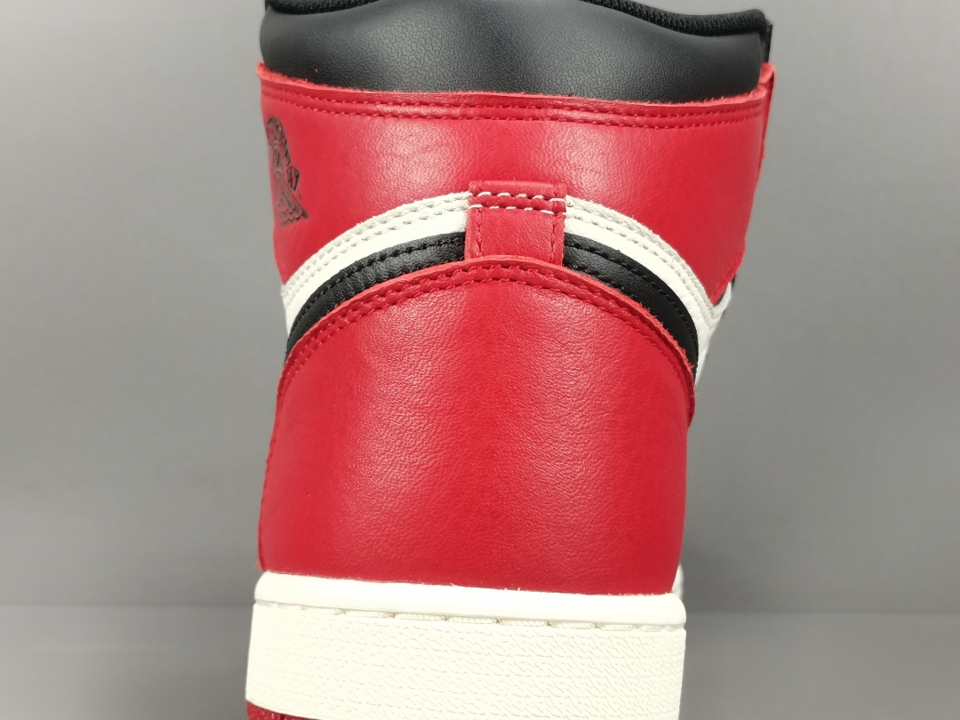 Nike Air Jordan 1 Retro High OG Broad Toe 555088-610