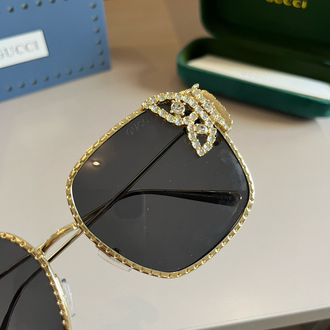 Gucci Square Frame Sunglasses