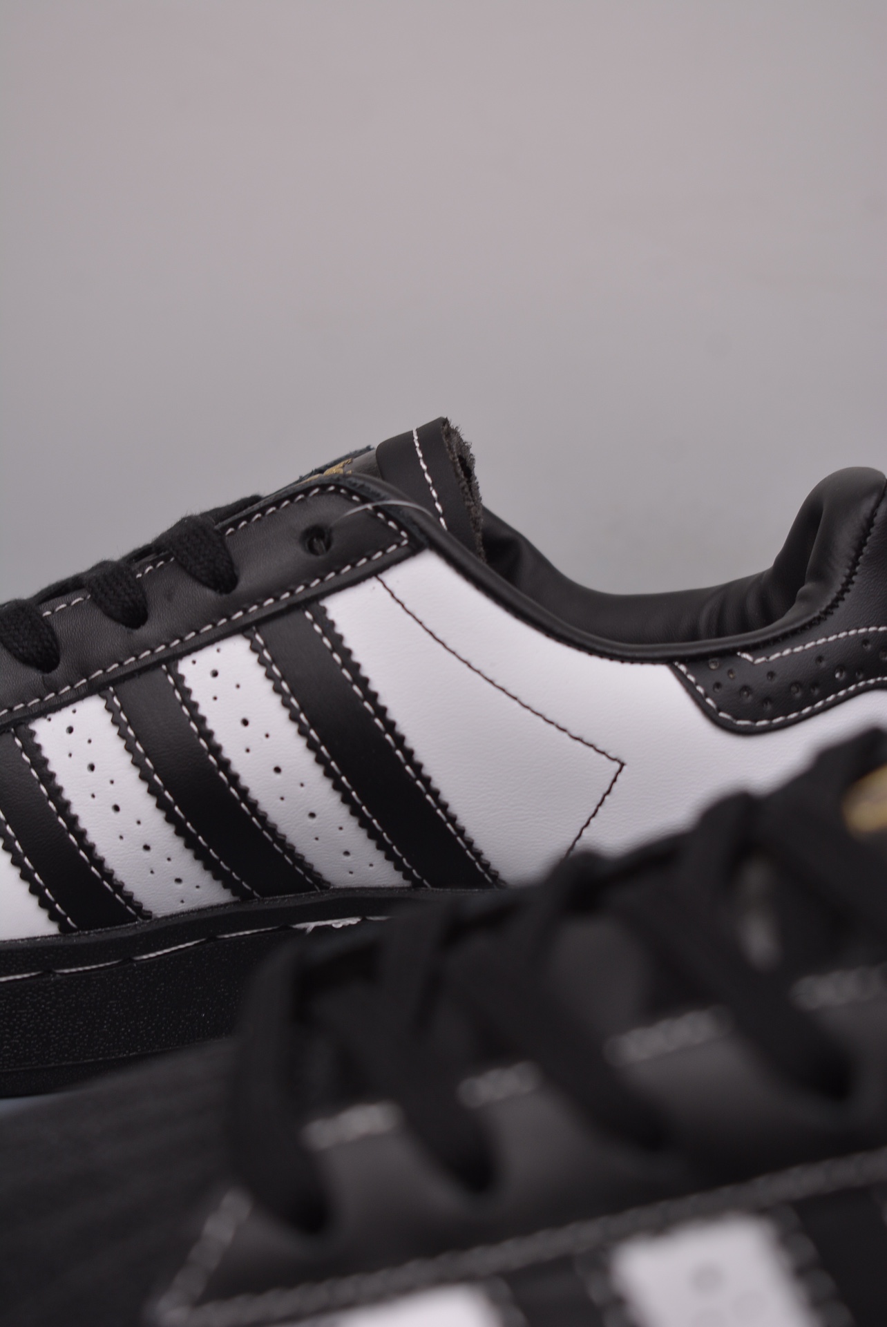 Adidas Originals Superstar XLG Leather Black and White IE8409