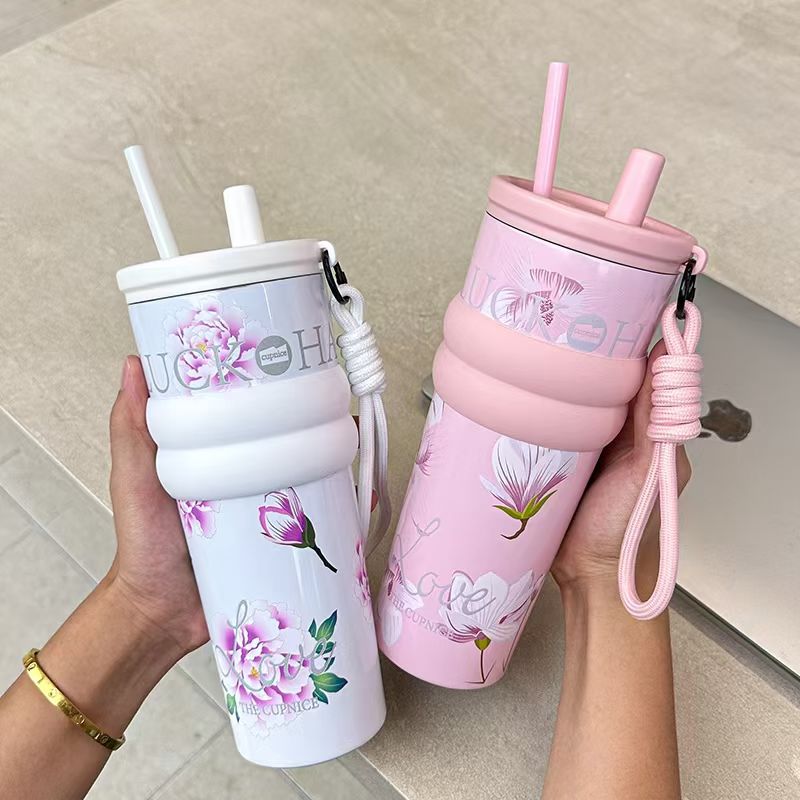 Floral pattern insulated water bottle, large capacity, stainless steel straw cup, perfect for use in the car or office.