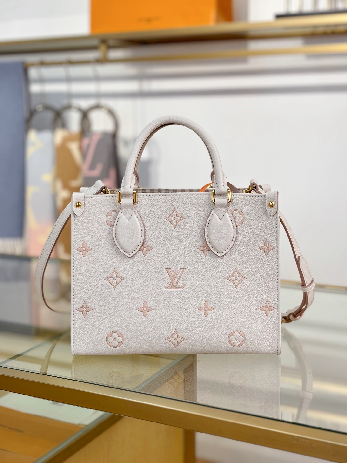 Louis Vuitton ONTHEGO Small Handbag M14403