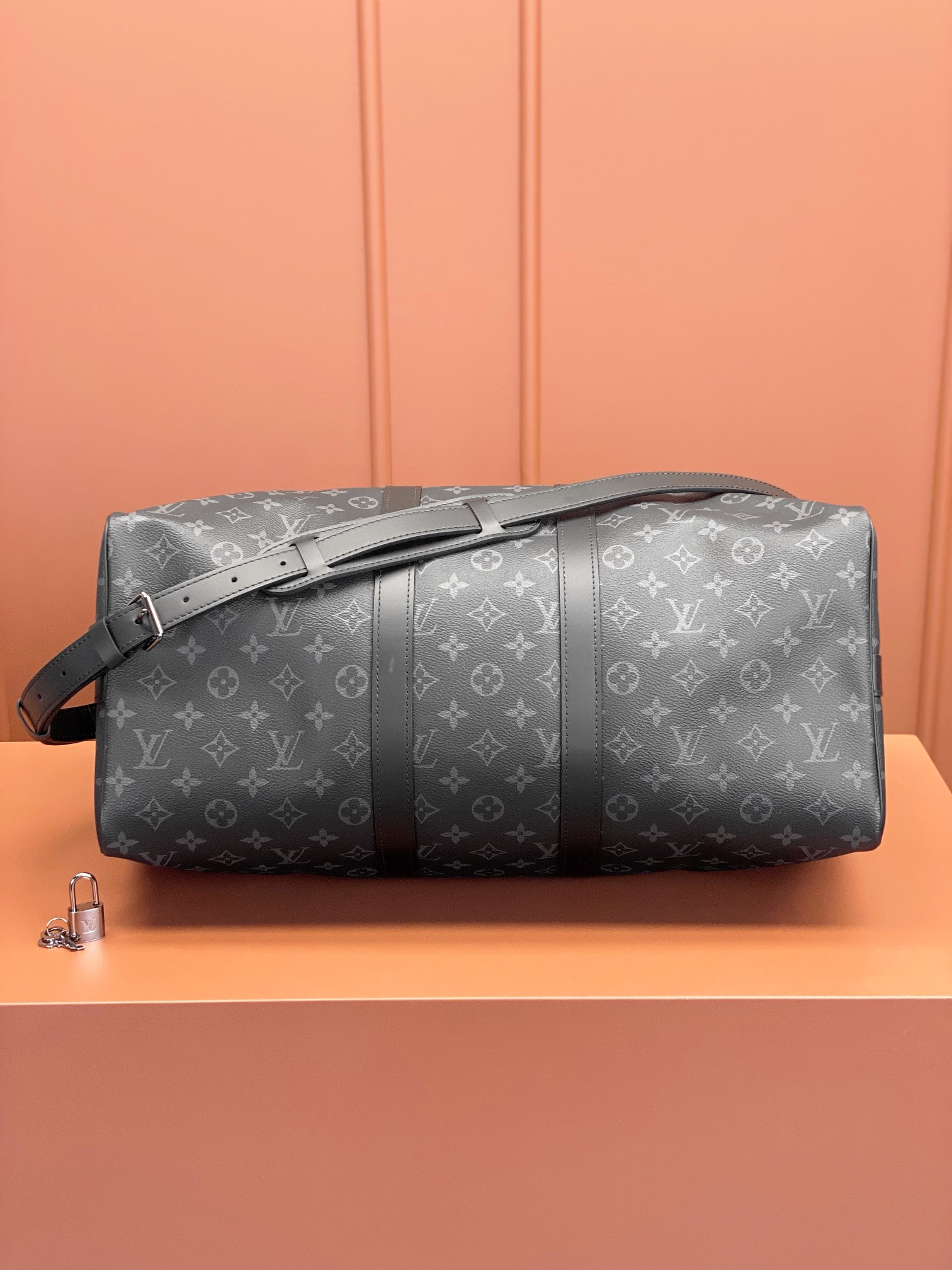 Louis Vuitton KEEPALL BANDOULIÈRE 45 Travel Bag M40569