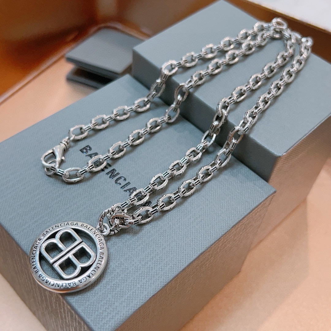 Balenciaga BB ring chain vintage necklace