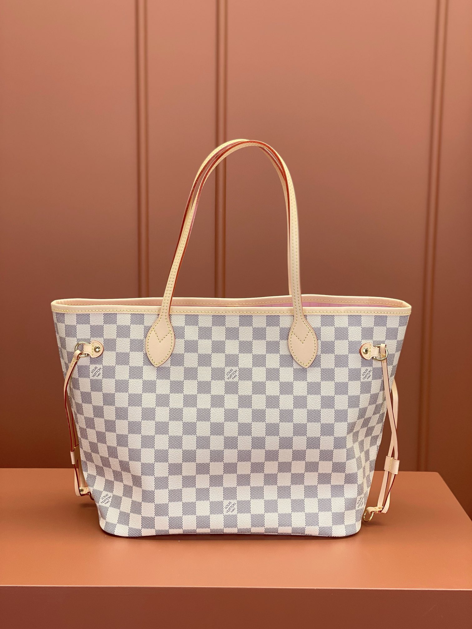 Louis Vuitton NEVERFULL Medium Handbag N41605