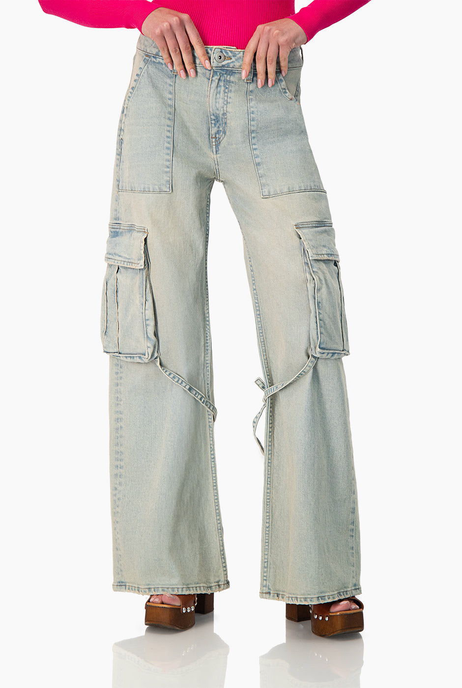 Jeans cargo de pierna amplia con cintas