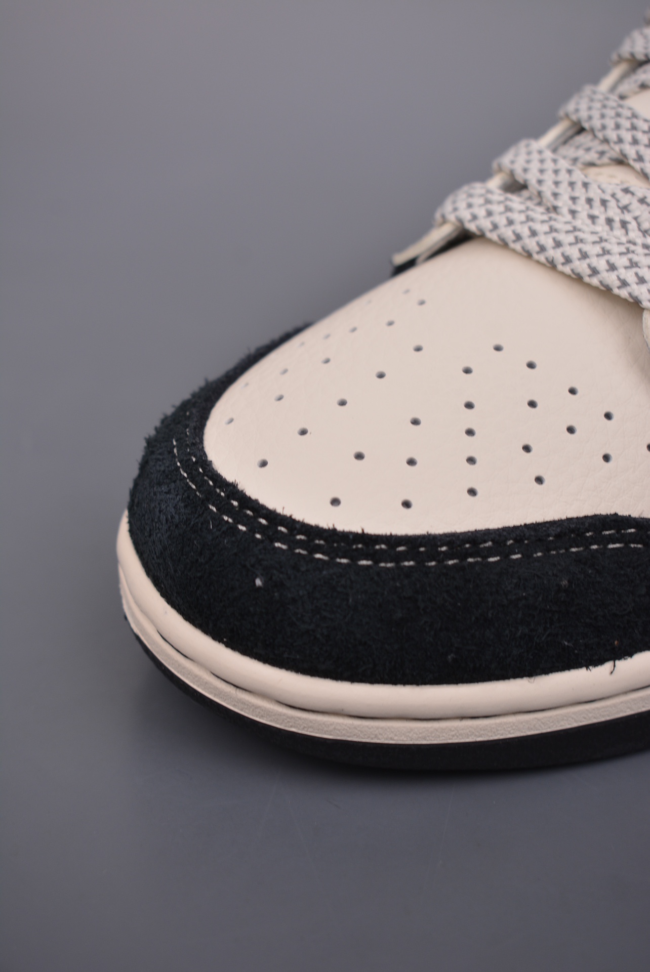 Stussy x Nike By You SB Dunk Low Retro SP Black and White Embroidery XY1688-017