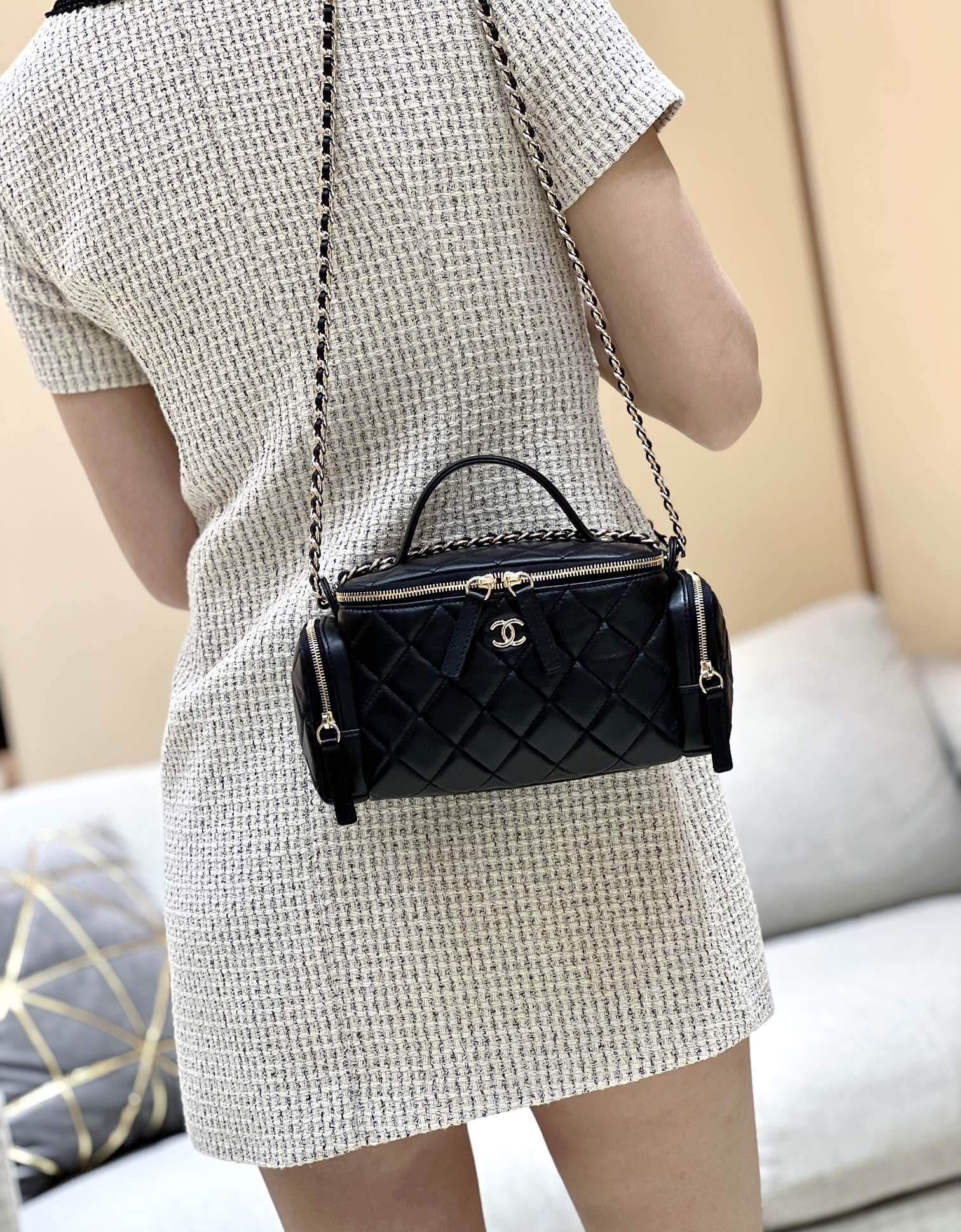 Chanel 24K Autumn and Winter Series Handle Camera Bag AS5222