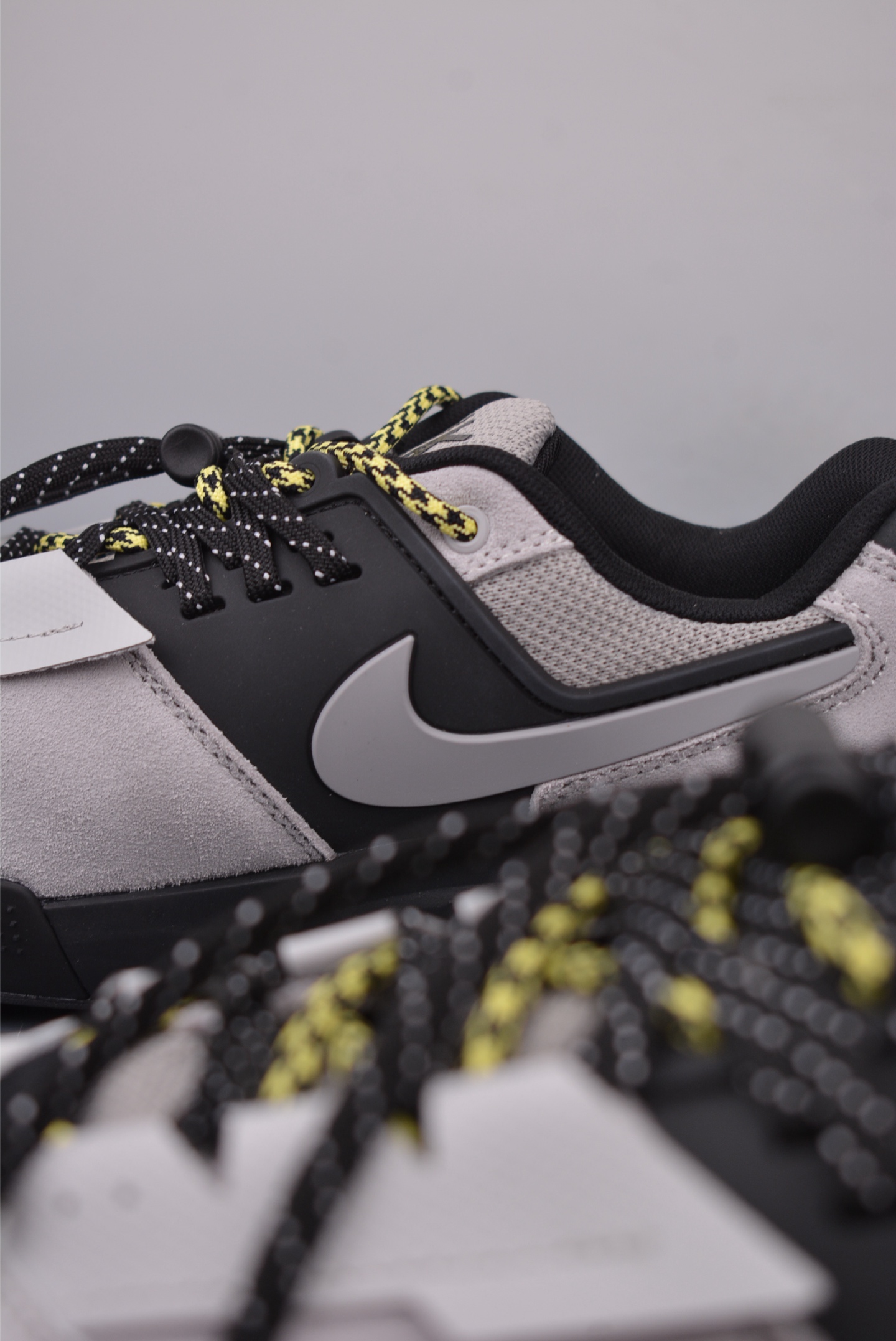 Sacai x NIKE Zegama Dome SP running shoes grey, black and yellow double hook HQ8618-003