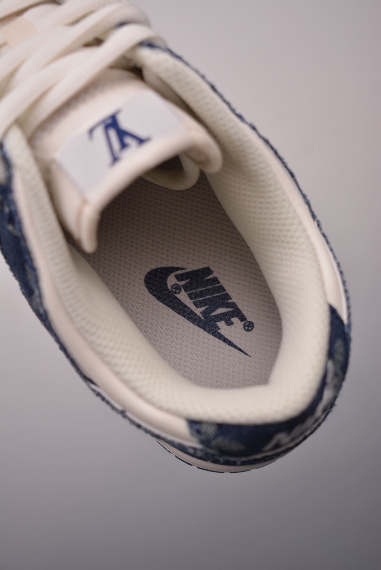 Louis Vuitton x Nike SB Dunk Low Lot LV Monogram white and dark blue DJ2024-008