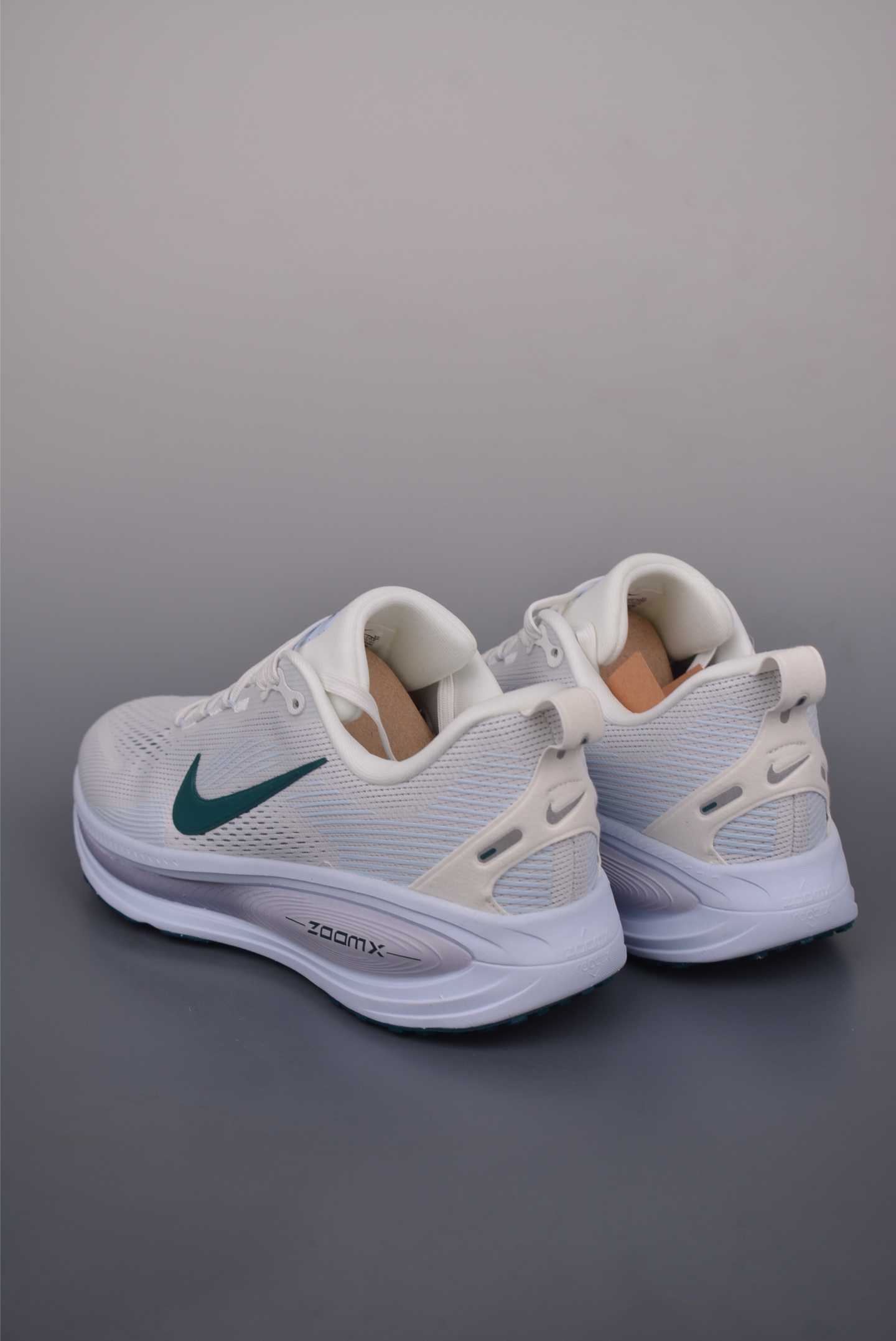 Nike Air Zoom Vomero 18 