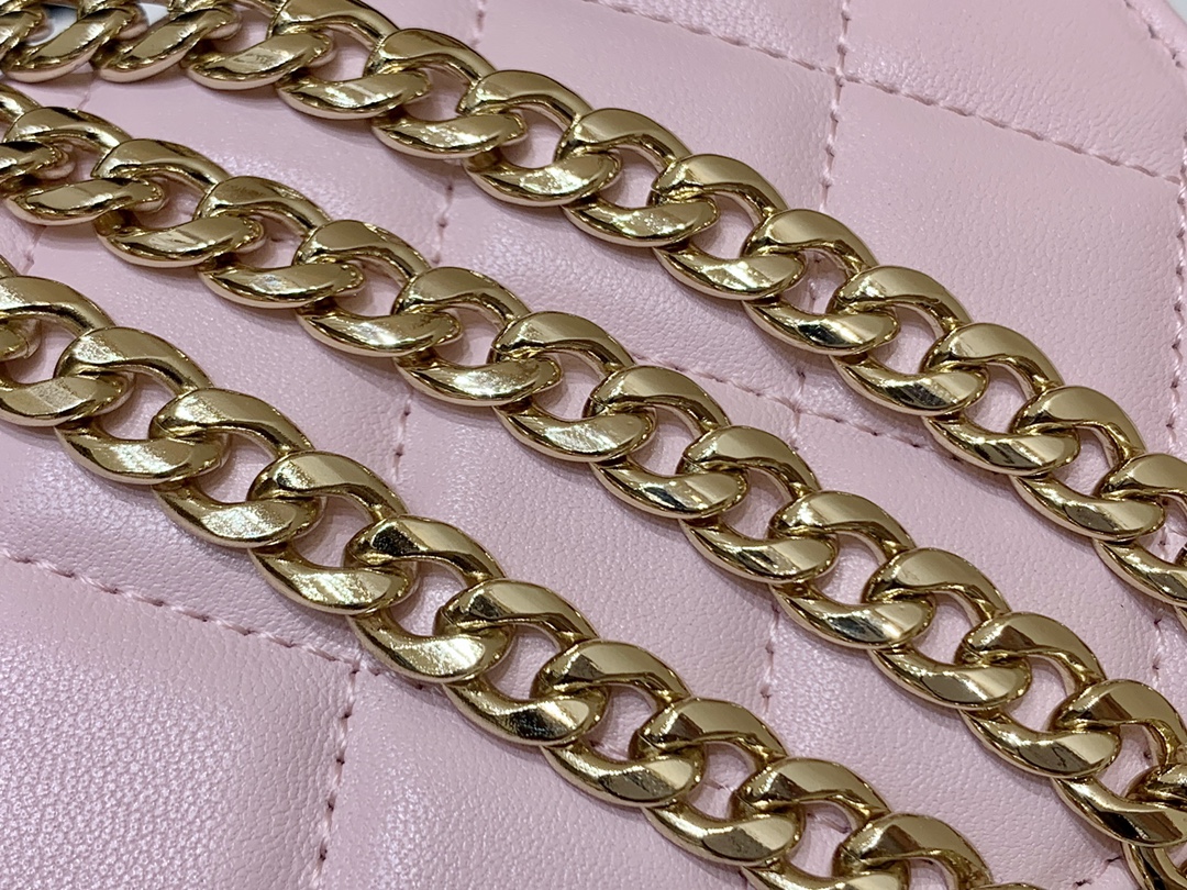 Chanel 2022cc Spring/Summer Collection Enamel Handle Small Shoulder Bag AP2758