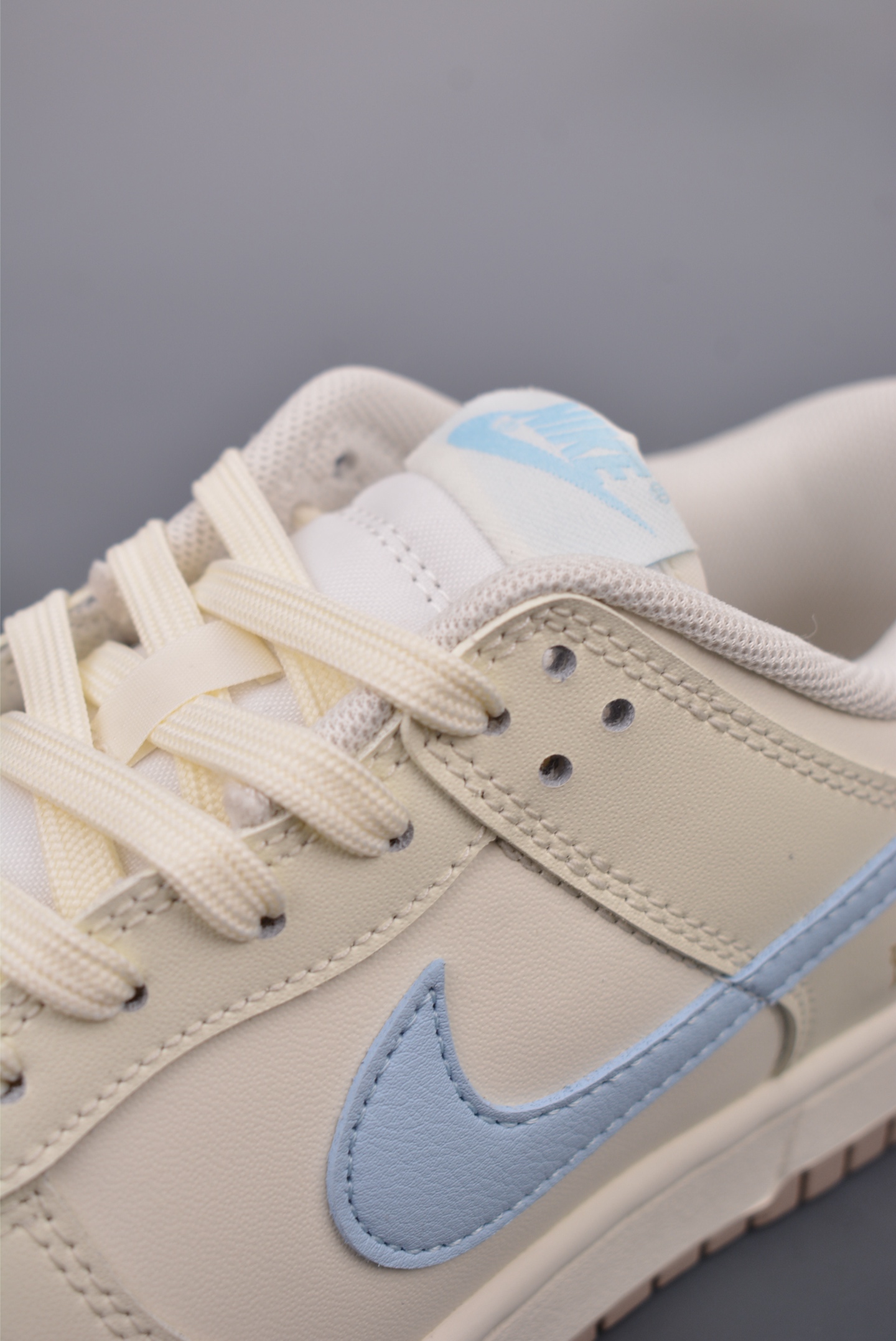 Nike SB Dunk Low Retro Sneakers Cupid's Heart YW0212-012