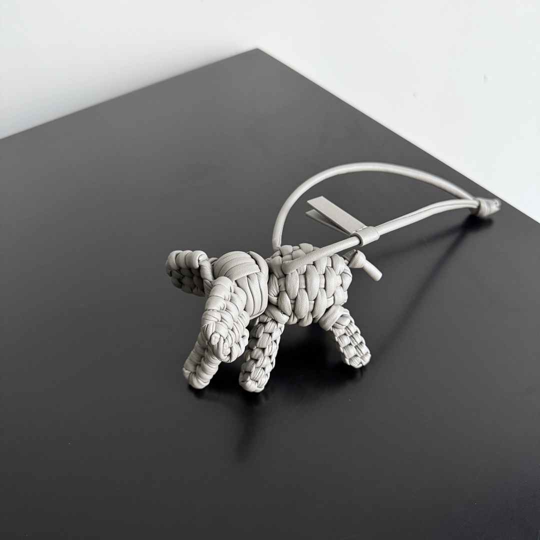 Bottega Veneta 2025 New Elephant Pendant 807068