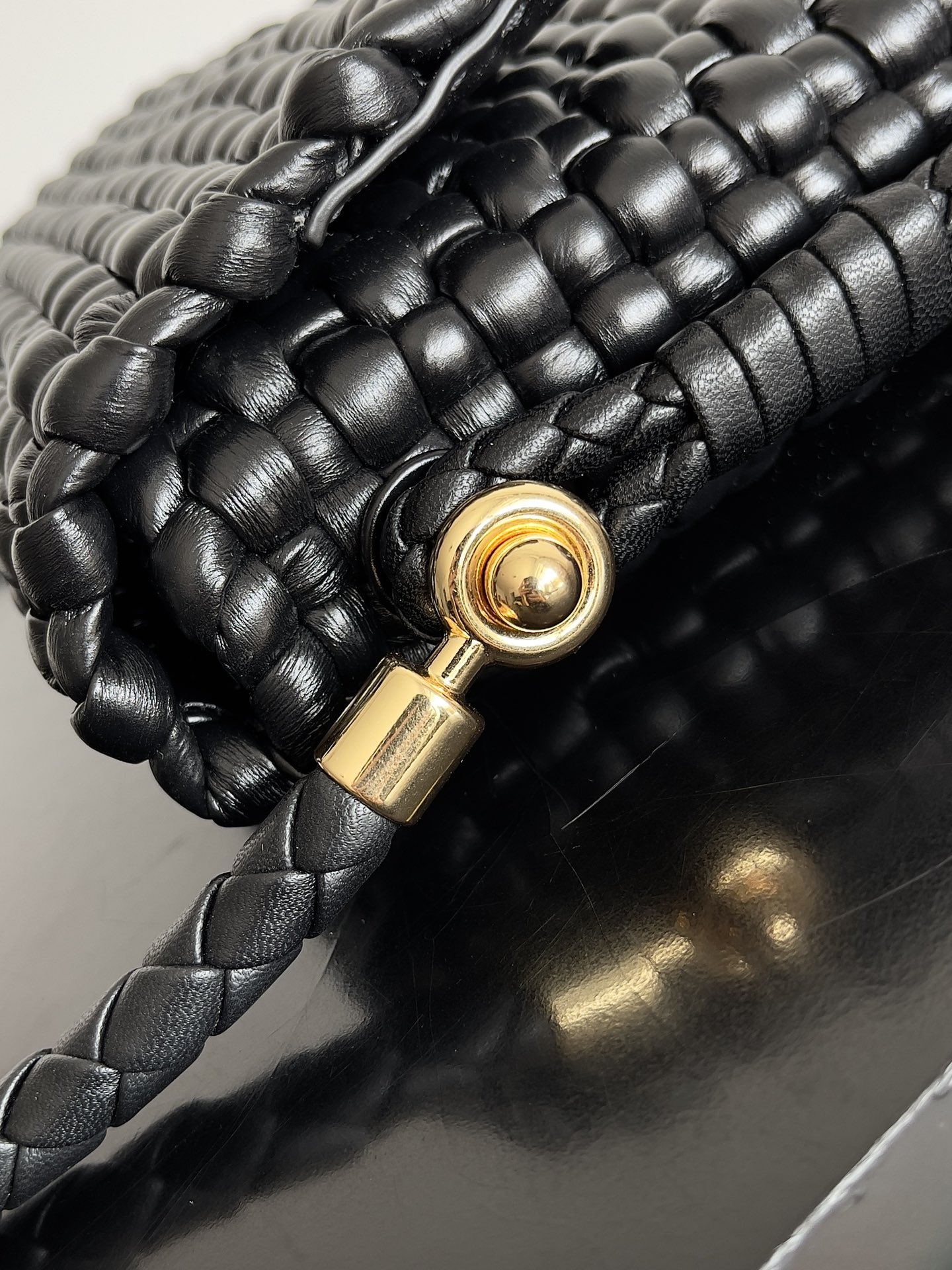 Bottega Veneta Swing Handbag 764073