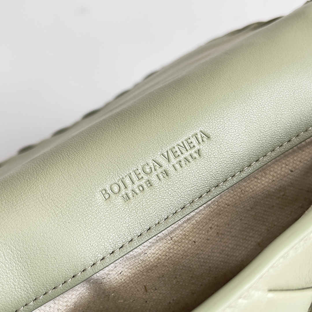Bottega Veneta Cobble Bag 755659