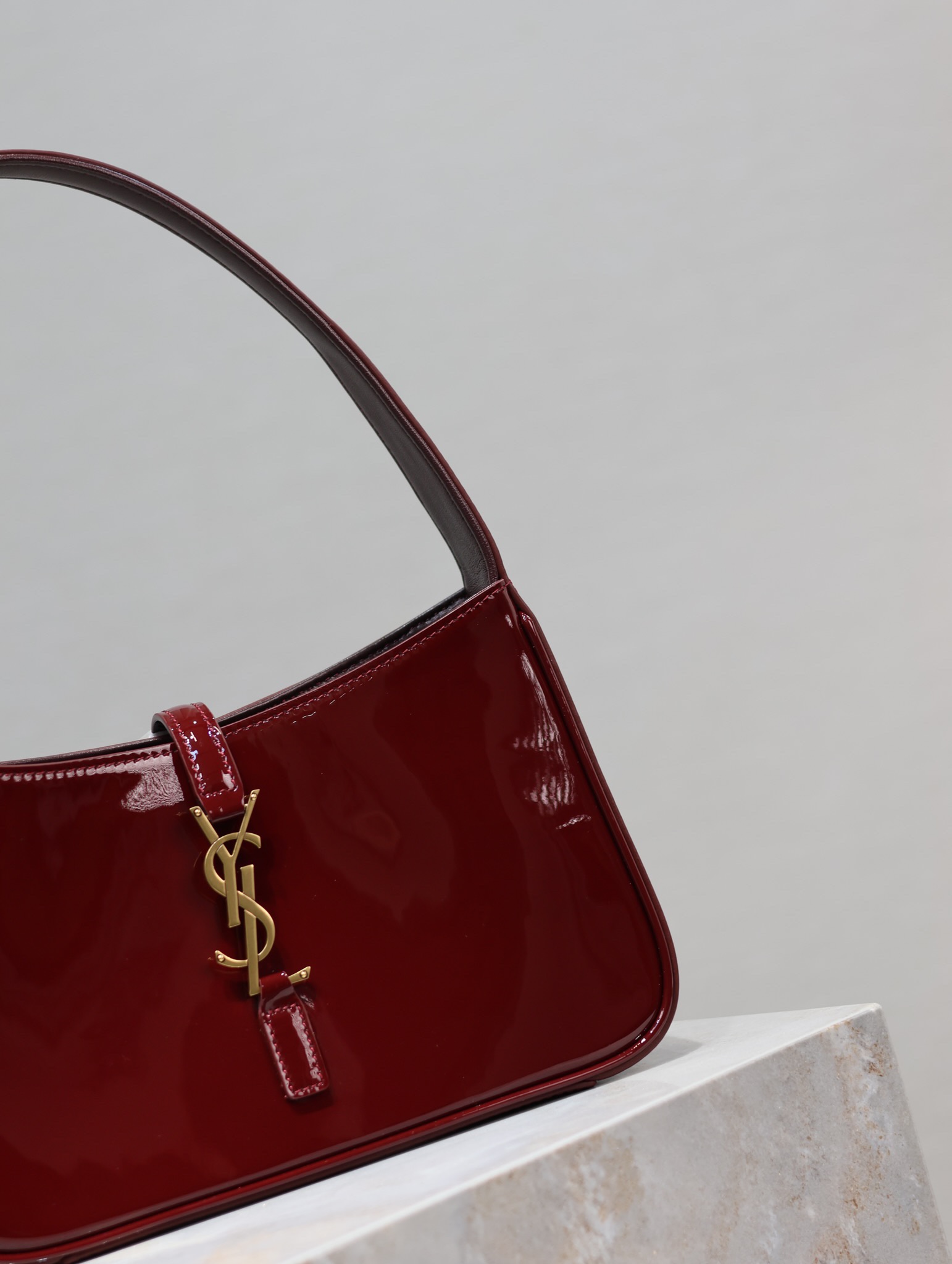 Yves Saint Laurent Le5A7 Bag 657228