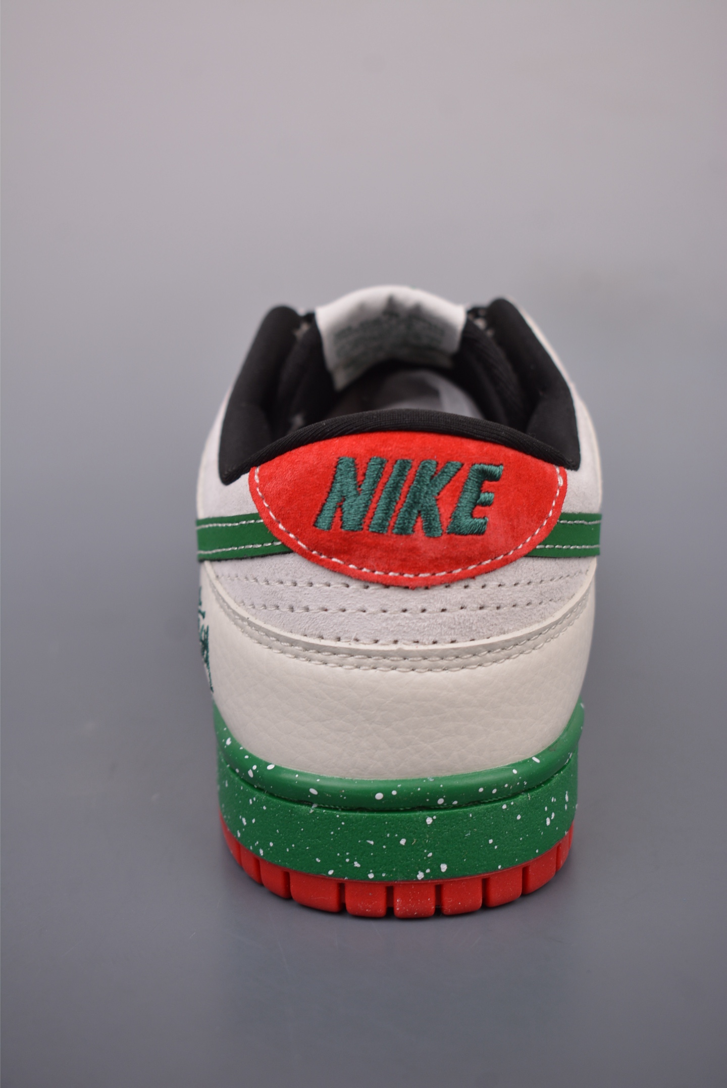 Stussy x Nike By You SB Dunk Low Retro SP Sneakers White Red Green SC9207-406