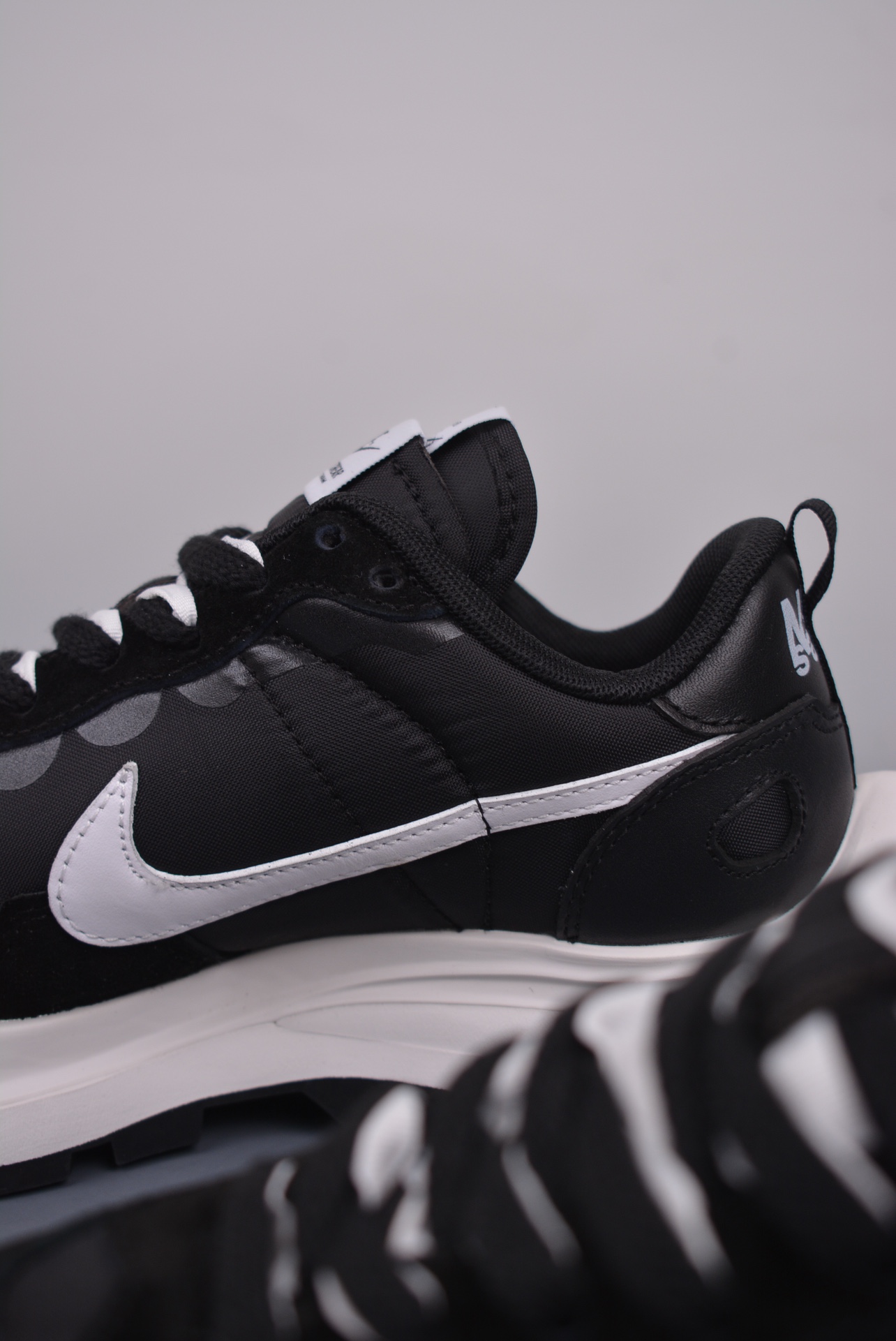 Sacai x Nike VaporWaffle 3.0 Black White Panda DD1875-011