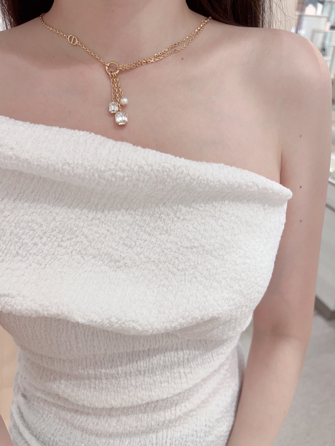 Dior one bead two diamond necklace
