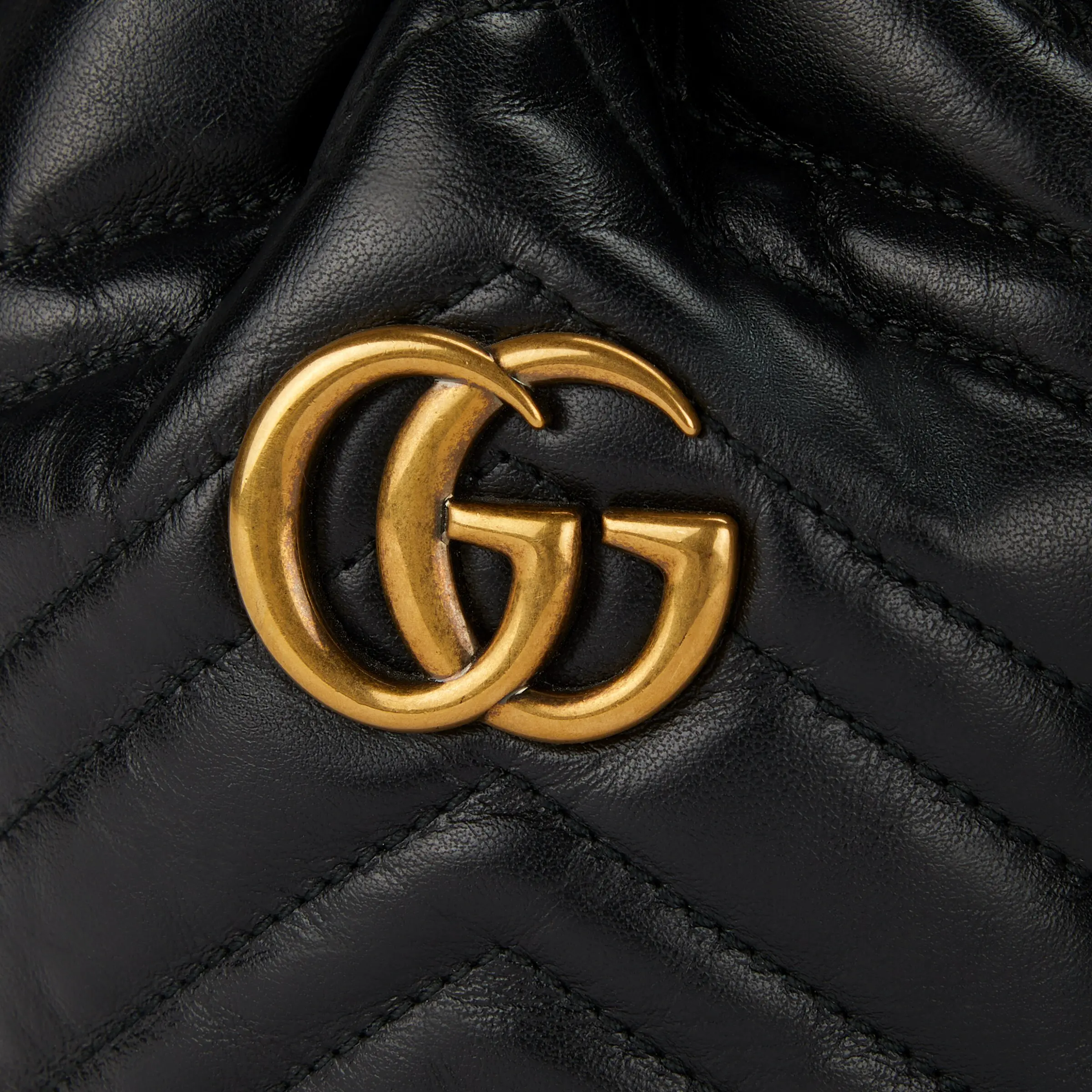 Gucci GG Marmont small bucket bag 575163DTDRT1000