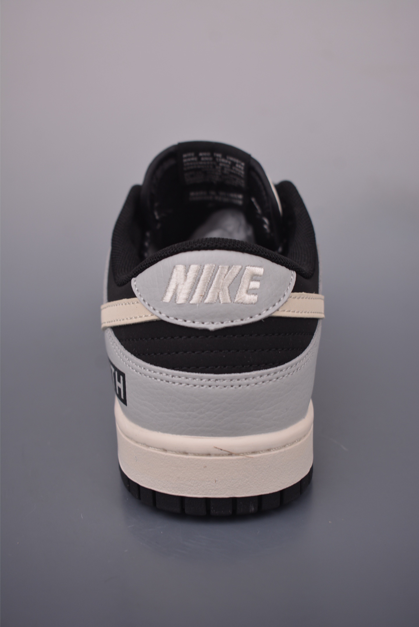 KITH x Nike SB Dunk Low 