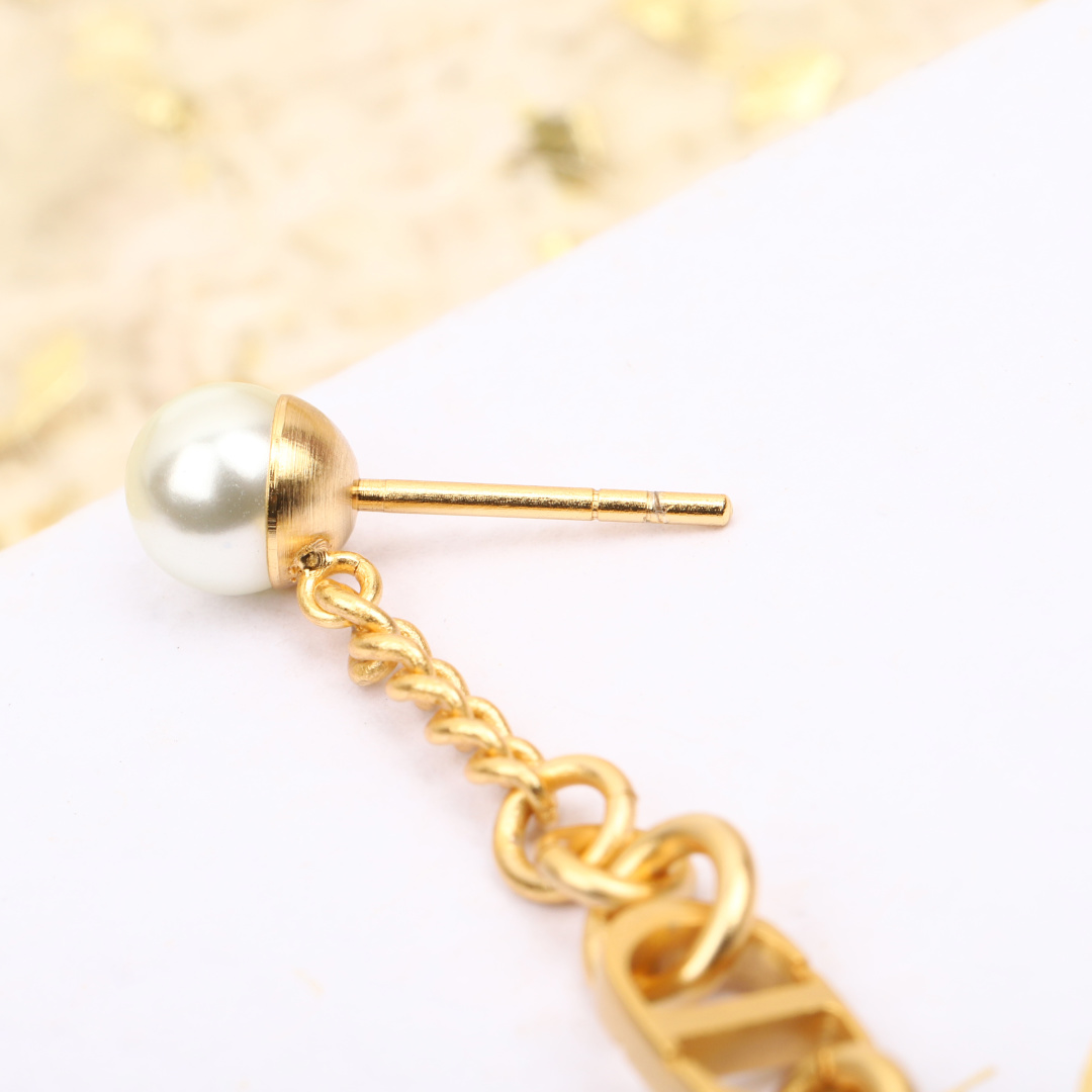 Dior pearl chain earrings