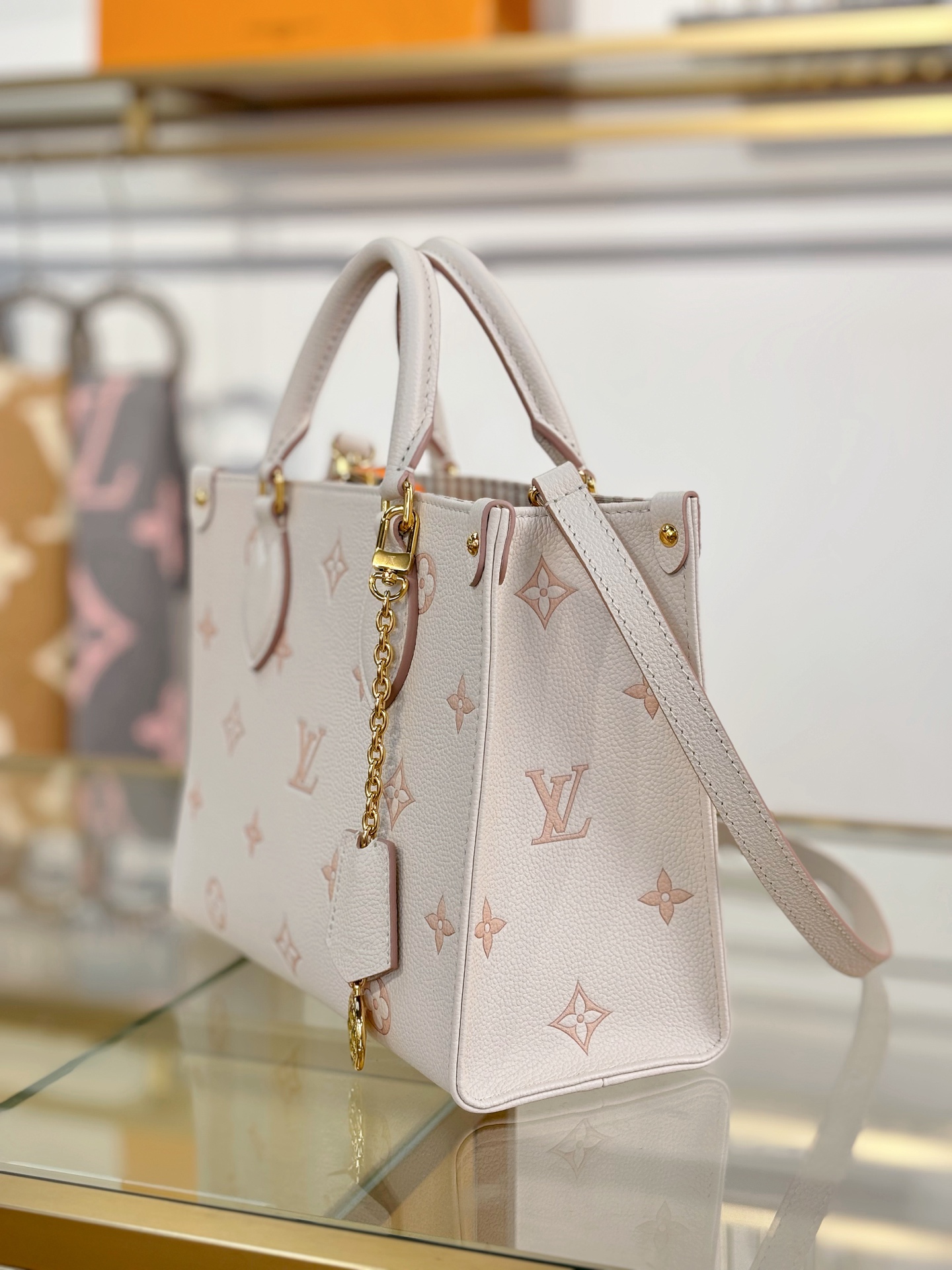 Louis Vuitton ONTHEGO Small Handbag M14403