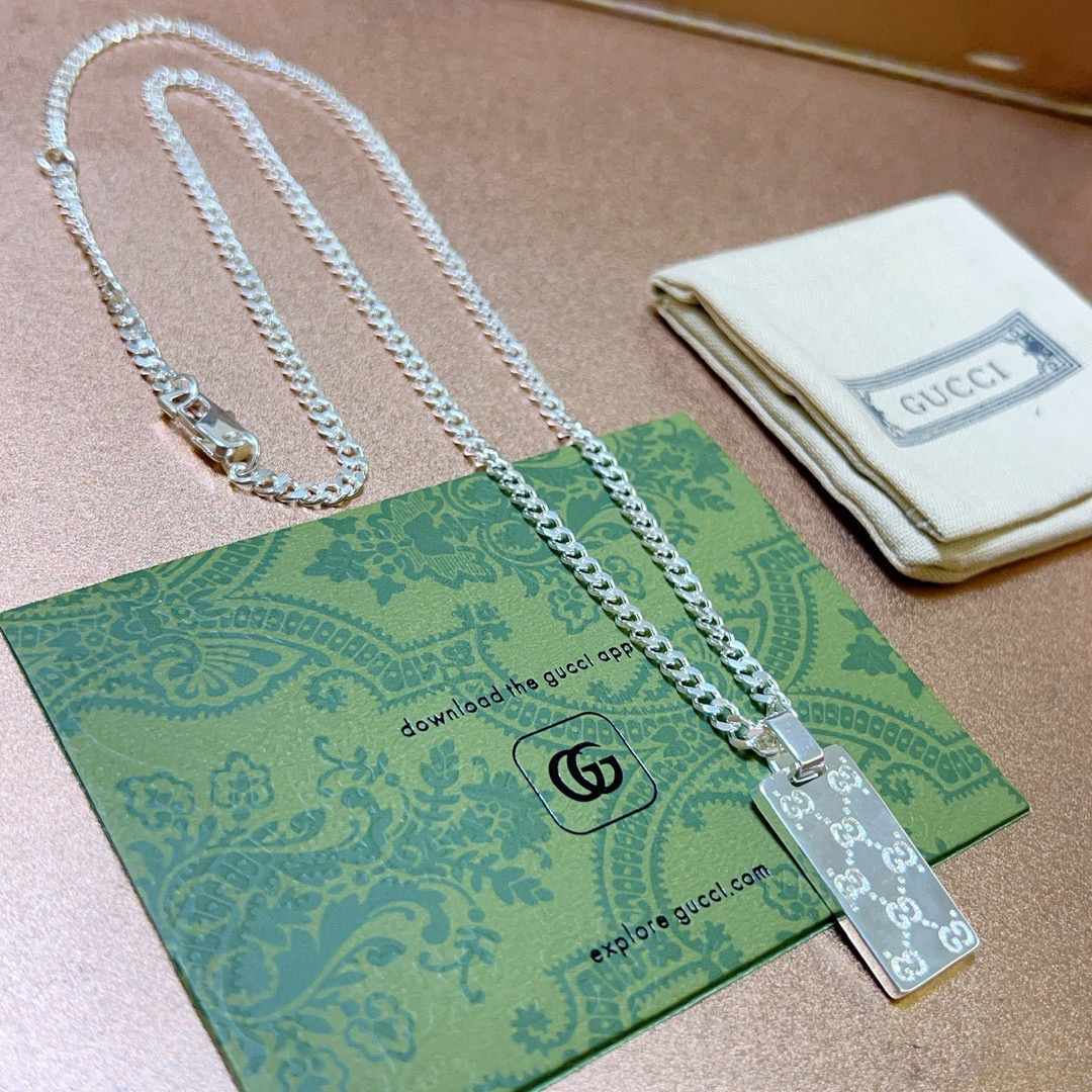 Gucci Anger Forest series GG shallow carved square necklace