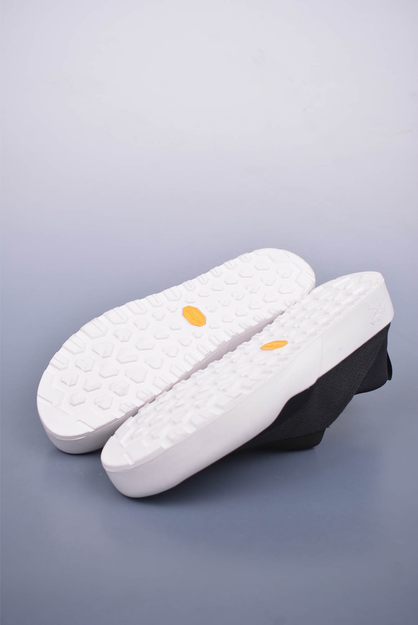 Arc'teryx Kragg Slip On Sneakers Black and White 0772183633