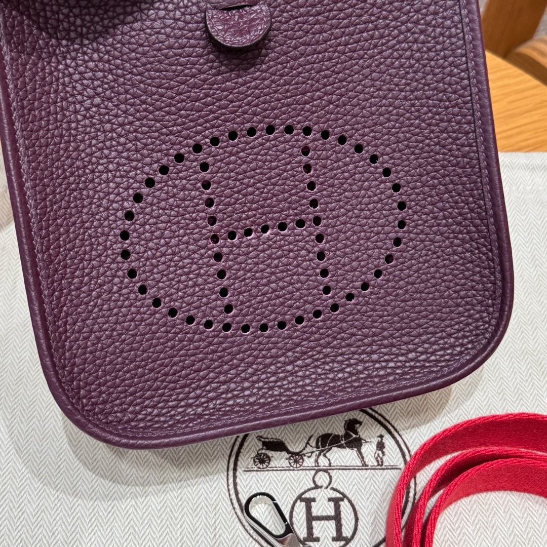 Hermès Evelyne N5Cassis Handbag (Handmade to Order)