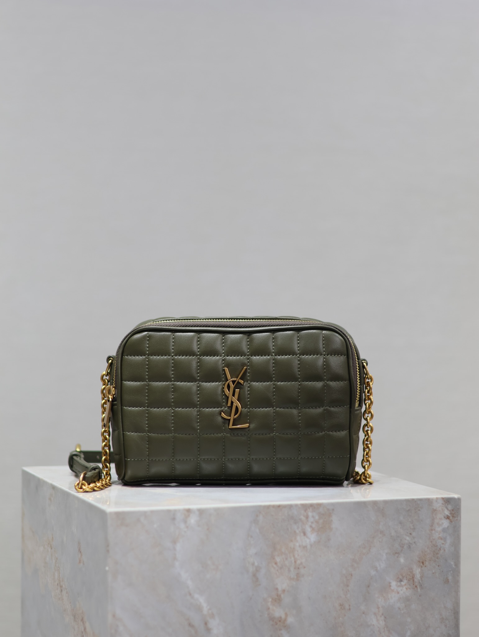 Yves Saint Laurent LE CASSANDRE MATELASSÉ CARRÉ sheepskin camera bag 764809
