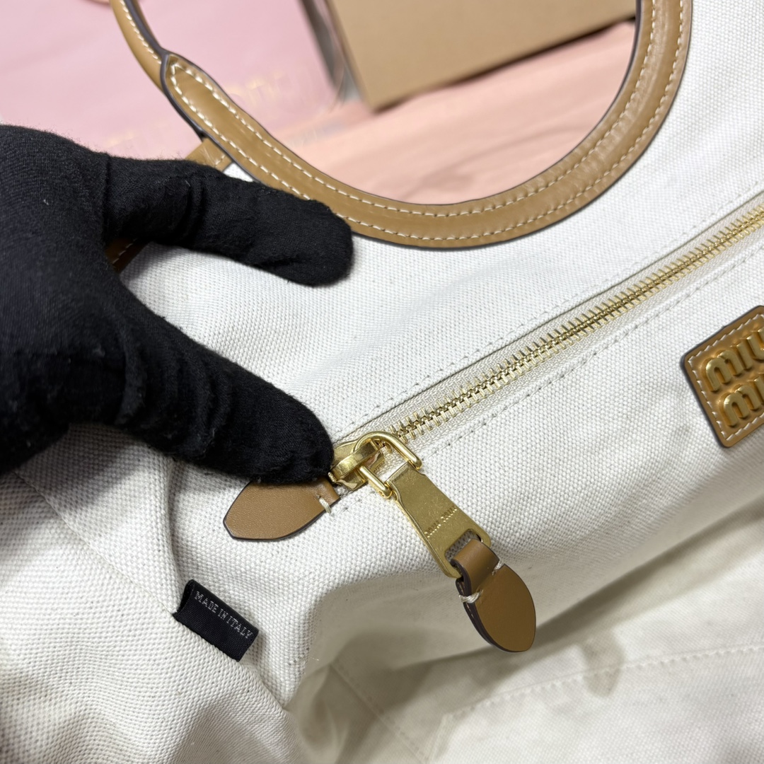 Miu Miu hobo tote underarm bag 5BG287