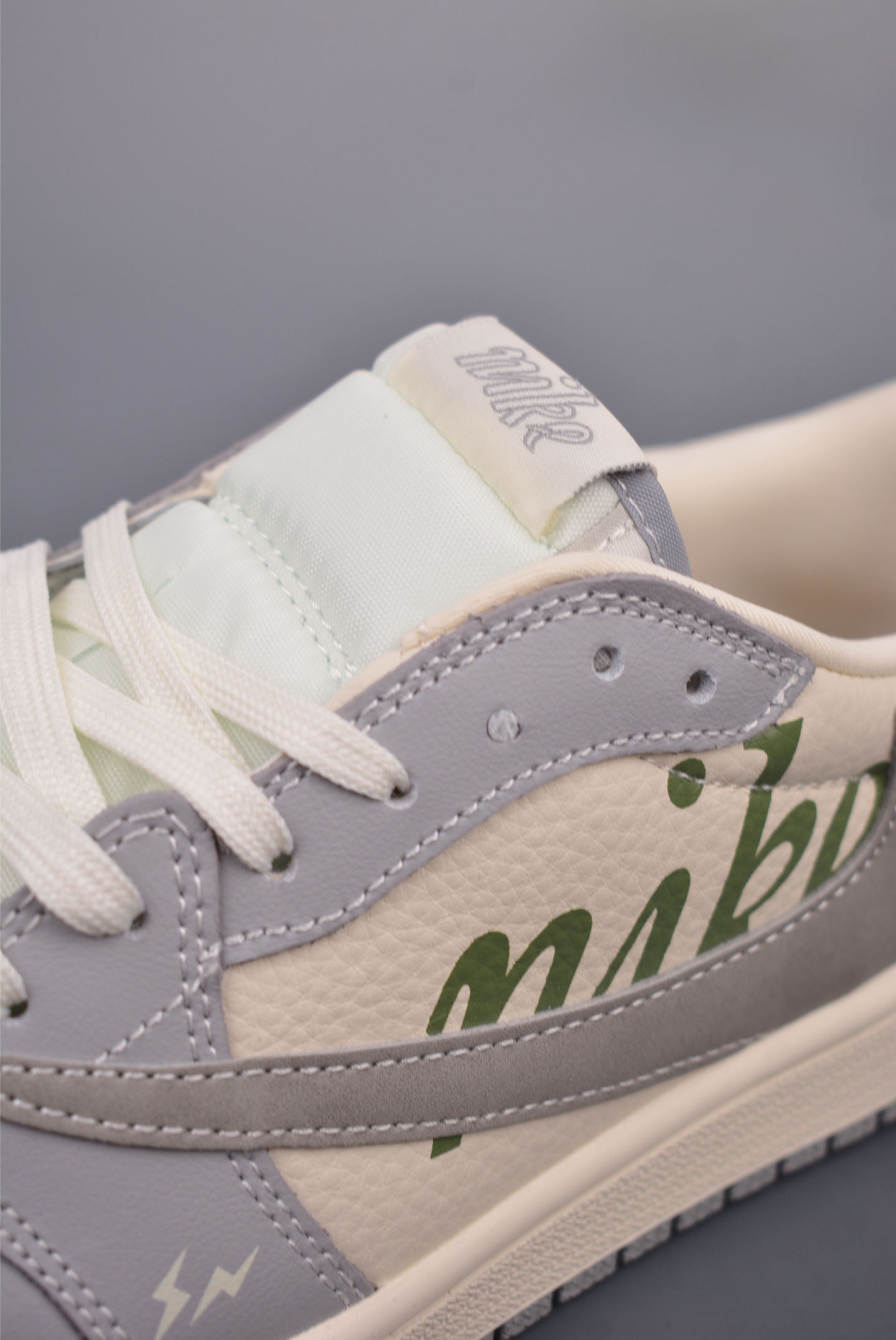 Fragment Design x Travis Scot x Nike Air Jordan 1 Low OGFragment Design XS2024-018