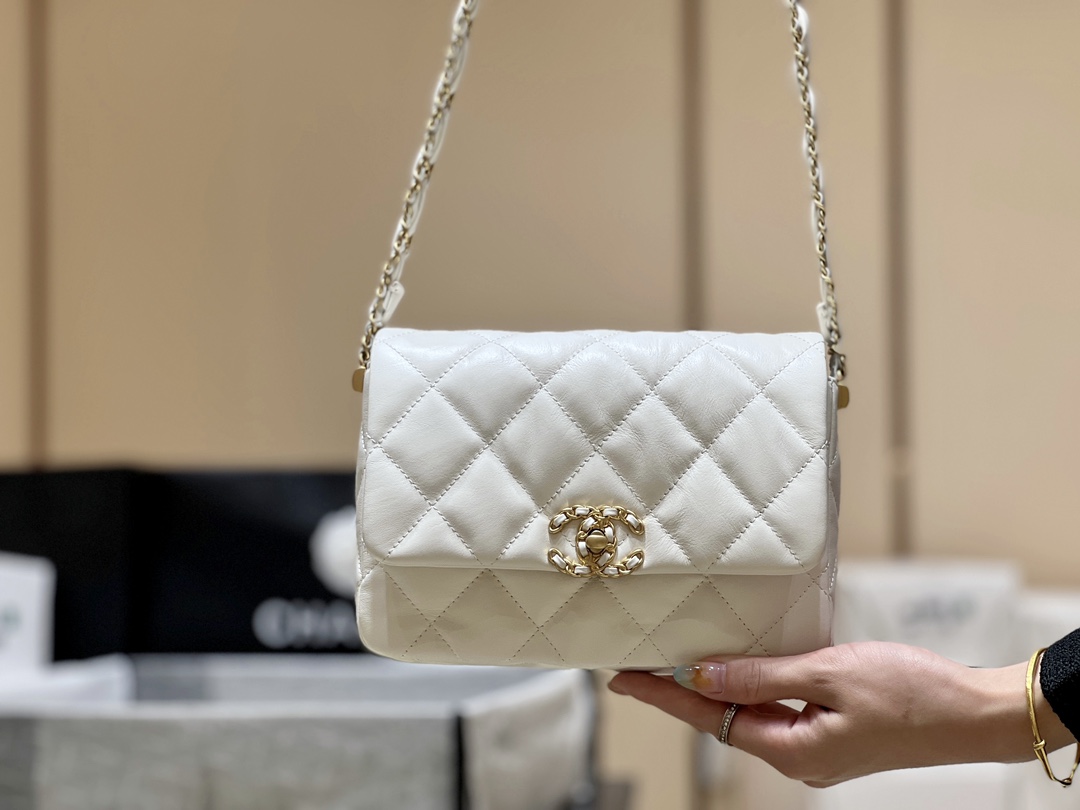Chanel 23K Autumn and Winter Series Retro Tofu Bag AS4423