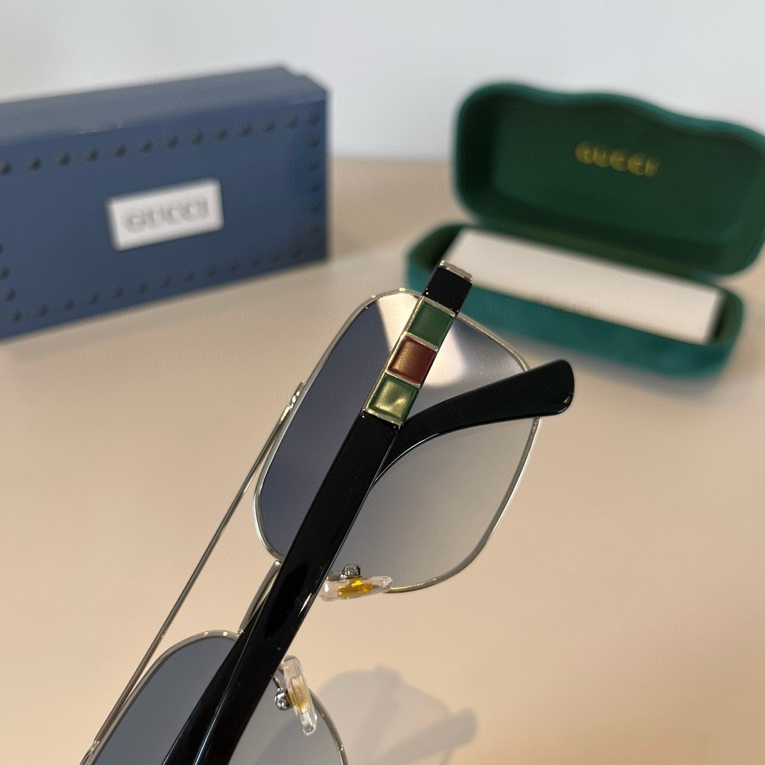 Gucci Square Frame Sunglasses