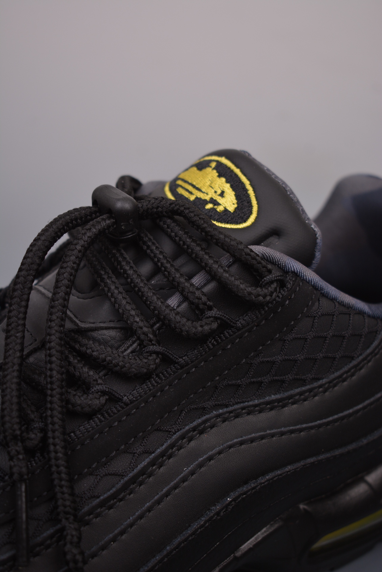 NIKE Air Max 95 Air Cushioned Running Shoes Black and Gold