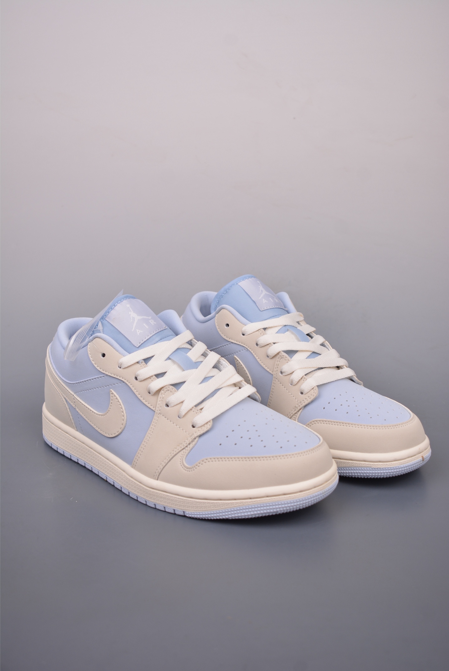 Nike Wmns Air Jordan 1 Low GS White Blue Gray IB4003-407