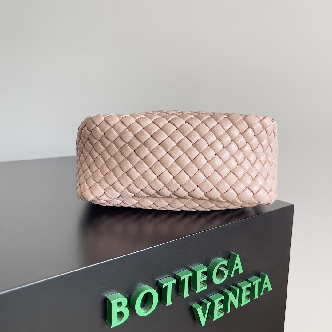 Bottega Veneta Cobble Mini Bag 805739