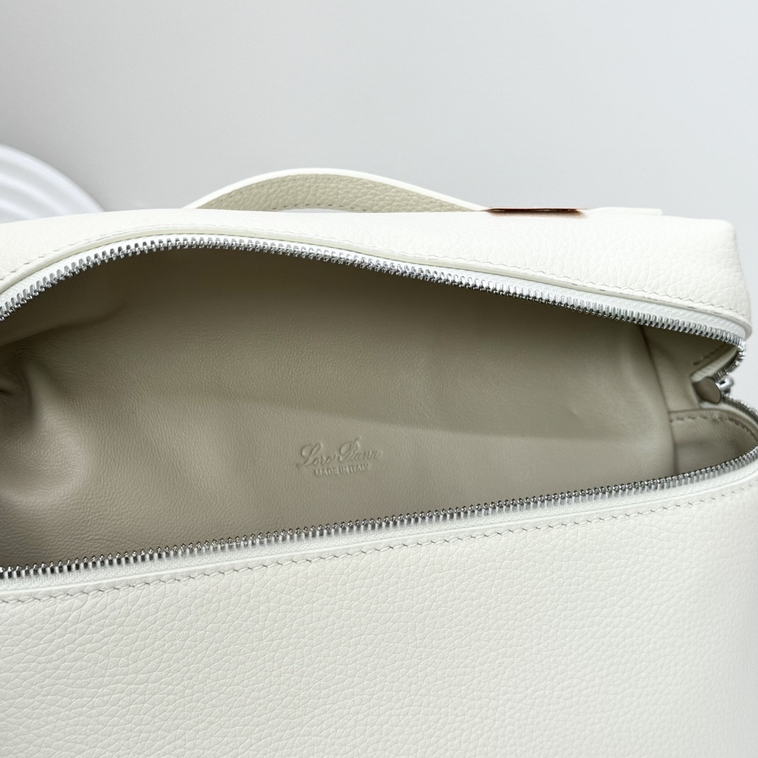 Loro Piana Extra poet L23.5 Square Backpack FAI6491