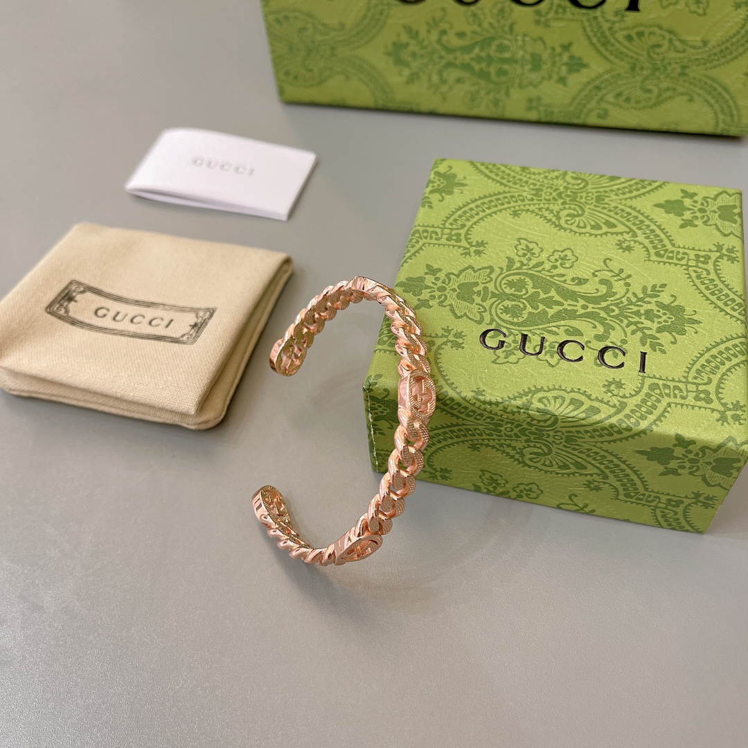 Gucci GG Flat Rose Gold Bracelet