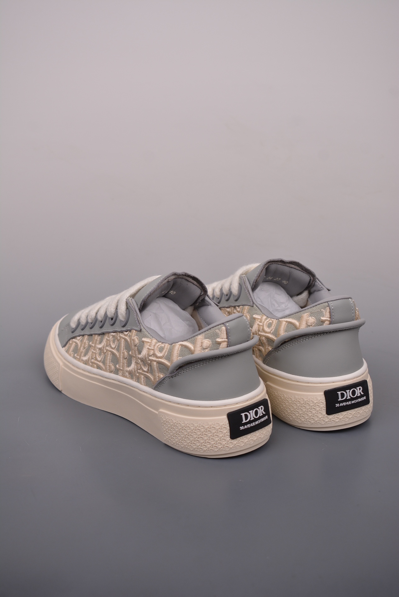 Dior B33 Low Top Sneakers Dior Gravity Off-White Embossed 3SN303ZYQ_H868